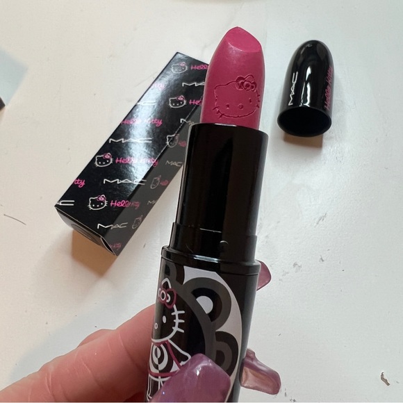 Mac Hello Kitty lipstick “frost strayin” - Picture 3 of 4